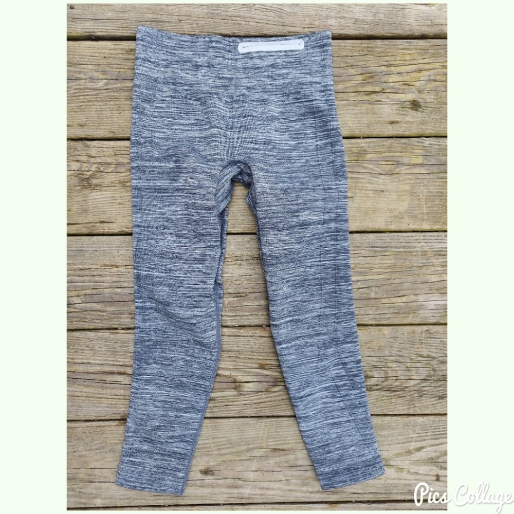 Under Armour heat gear compression cropped leggings Size XS